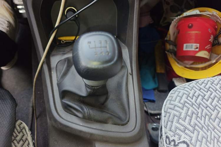 Used Wuling Hongguang V 2022 1.5L Jingqu Edition Electric-Assist LAR Gear Lever
