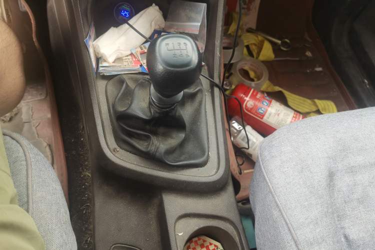 Used Wuling Hongguang V 2022 1.5L Jingqu Version Hydraulic Power Steering LAR Gear Lever