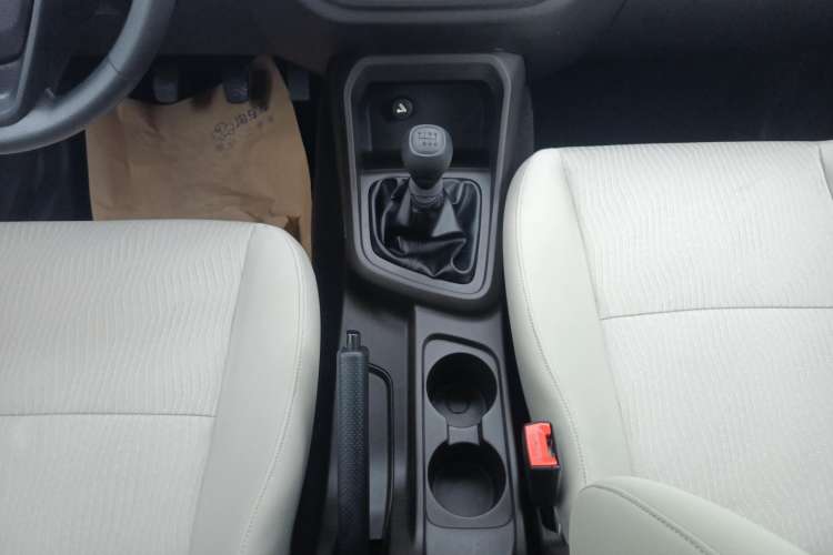 Used Wuling Hongguang V 2022 1.5L Enjoy Edition Electric-Powered LAR Gear Lever