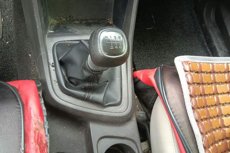 Used Wuling Hongguang V 2022 1.5L Jingqu Edition Electric-Assist LAR Gear Lever
