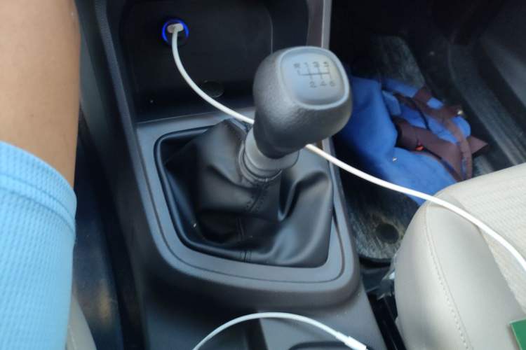 Used Wuling Hongguang V 2022 1.5L Jingqu Edition Electric-Assist LAR Gear Lever