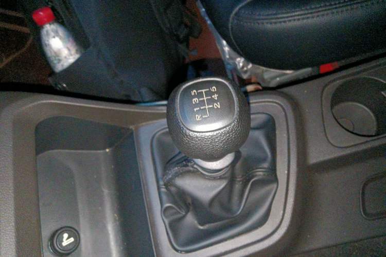 Used Wuling Hongguang V 2022 1.5L Jingqu Edition Electric-Assist LAR Gear Lever