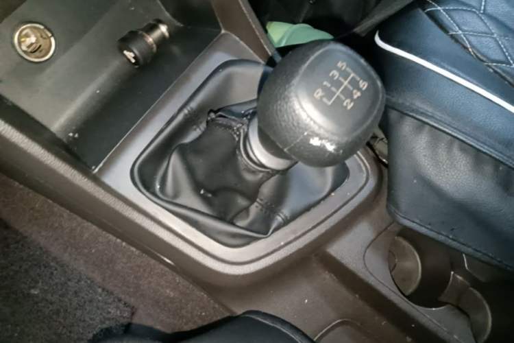Used Wuling Hongguang V 2022 1.5L Enjoy Edition Electric-Powered LAR Gear Lever