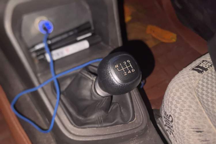 Used Wuling Hongguang V 2022 1.5L Jingqu Version Hydraulic Power Steering LAR Gear Lever