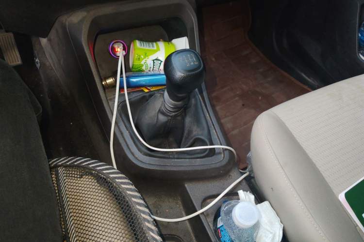Used Wuling Hongguang V 2022 1.5L Jingqu Edition Enclosed-Window Vehicle with Electric Power Steering LAR Gear Lever