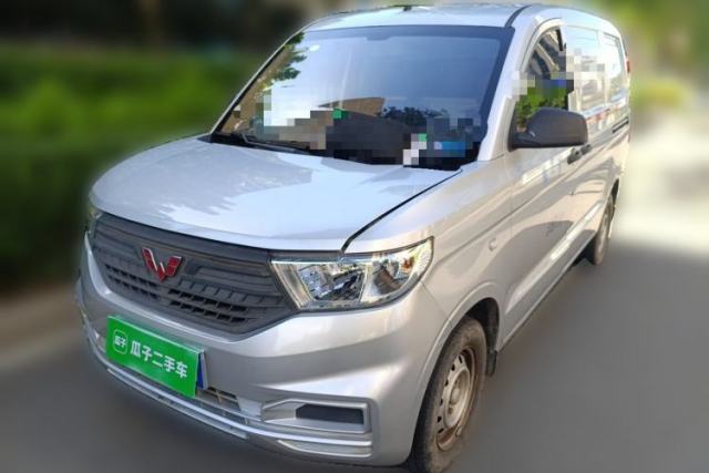 Used Wuling Hongguang V 2022 1.5L Jingqu Edition Enclosed-Window Vehicle with Hydraulic Power Steering LAR