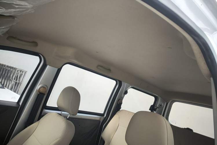 Used Wuling Hongguang V 2022 1.5L Jingqu Edition Electric-Assist LAR Headliner