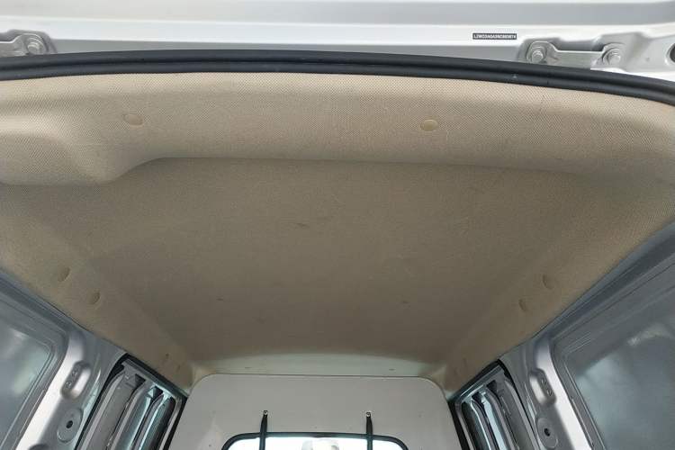 Used Wuling Hongguang V 2022 1.5L Jingqu Edition Enclosed-Window Vehicle with Hydraulic Power Steering LAR Headliner