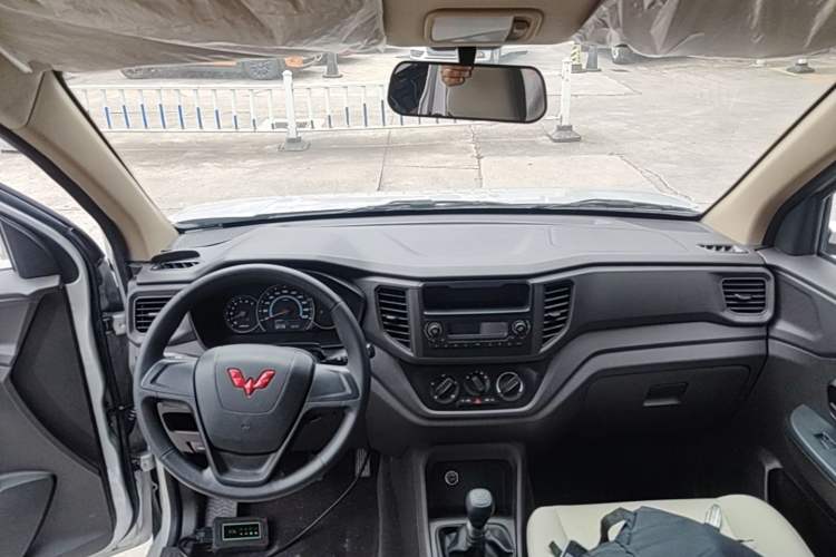 Used Wuling Hongguang V 2022 1.5L Enjoy Edition Electric-Powered LAR Headliner