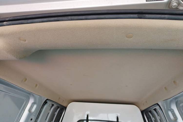 Used Wuling Hongguang V 2022 1.5L Jingqu Edition Enclosed-Window Vehicle with Hydraulic Power Steering LAR Headliner