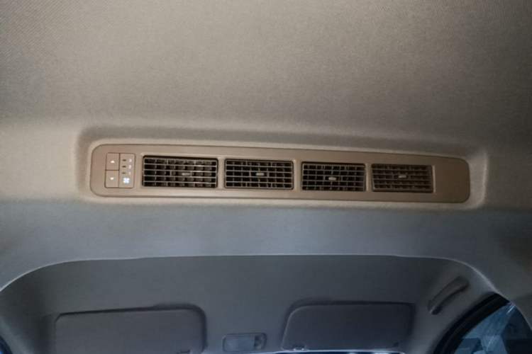 Used Wuling Hongguang V 2022 1.5L Enjoy Edition Electric-Powered LAR Headliner