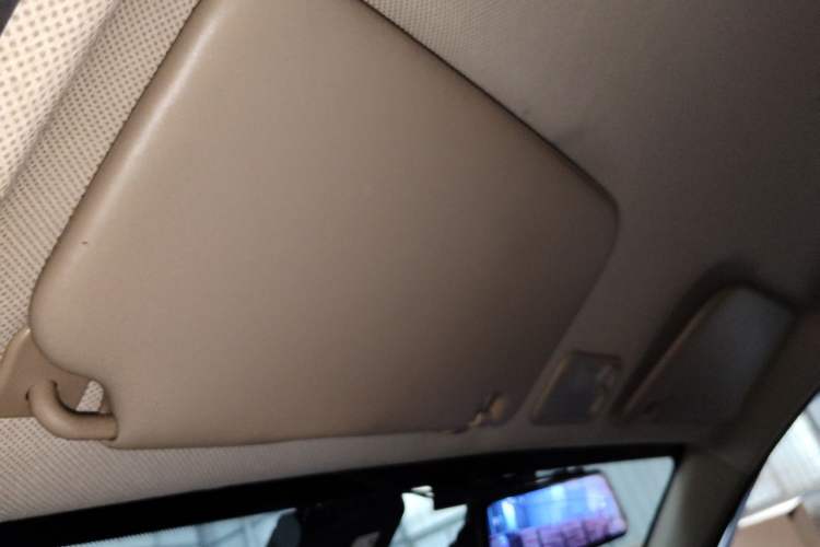 Used Wuling Hongguang V 2022 1.5L Jingqu Edition Enclosed-Window Vehicle with Hydraulic Power Steering LAR Headliner