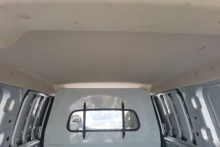 Used Wuling Hongguang V 2022 1.5L Jingqu Edition Enclosed-Window Vehicle with Hydraulic Power Steering LAR Headliner