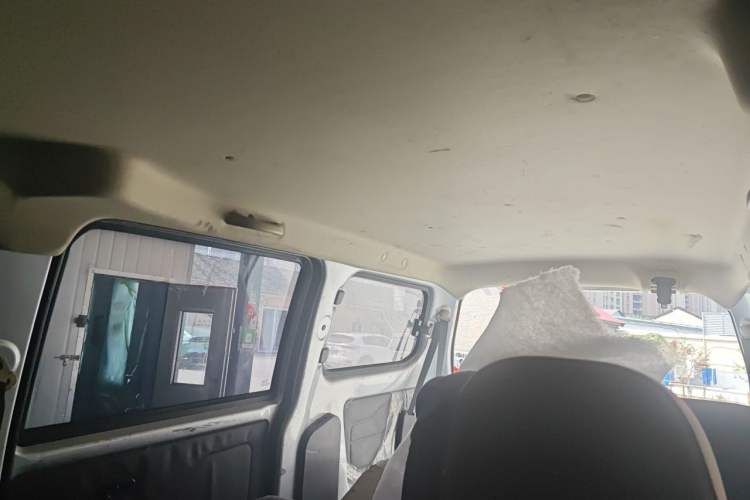 Used Wuling Hongguang V 2022 1.5L Jingqu Version Hydraulic Power Steering LAR Headliner