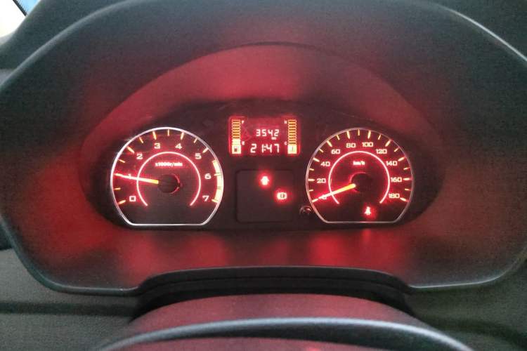 Used Wuling Hongguang V 2022 1.5L Jingqu Edition Electric-Assist LAR Instrument Cluster