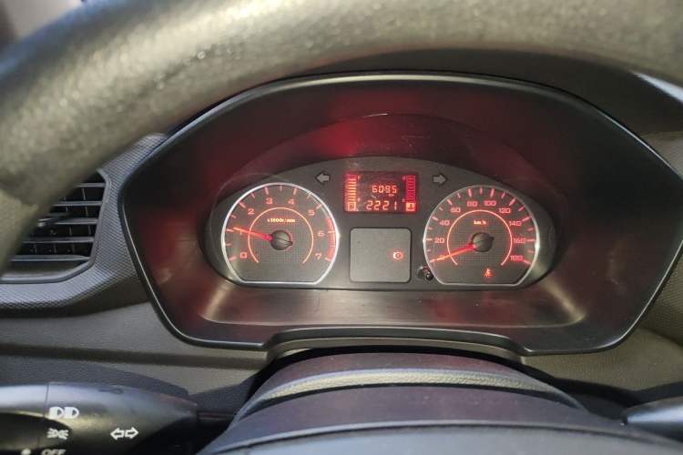 Used Wuling Hongguang V 2022 1.5L Jingqu Edition Electric-Assist LAR Instrument Cluster
