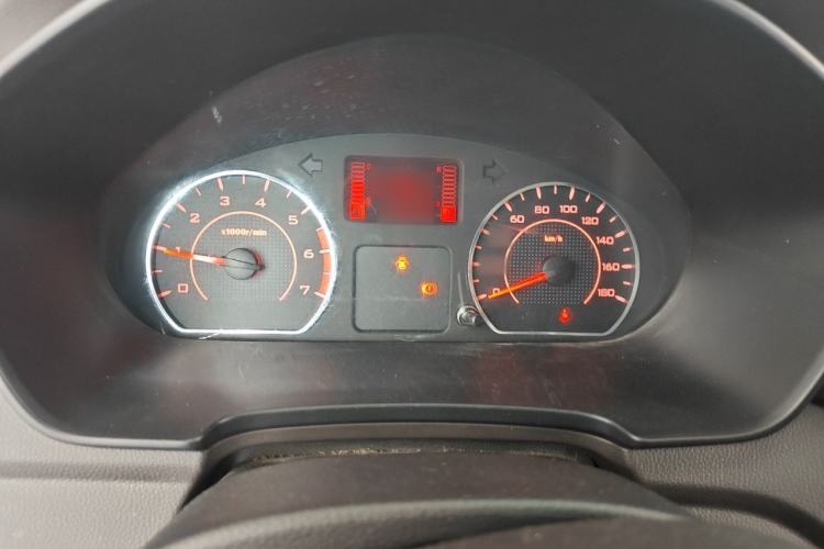 Used Wuling Hongguang V 2022 1.5L Jingqu Edition Enclosed-Window Vehicle with Hydraulic Power Steering LAR Instrument Cluster