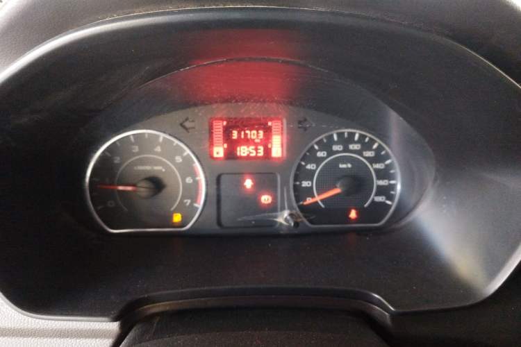 Used Wuling Hongguang V 2022 1.5L Jingqu Edition Enclosed-Window Vehicle with Electric Power Steering LAR Instrument Cluster