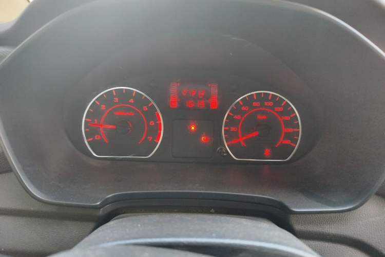 Used Wuling Hongguang V 2022 1.5L Jingqu Edition Enclosed-Window Vehicle with Electric Power Steering LAR Instrument Cluster