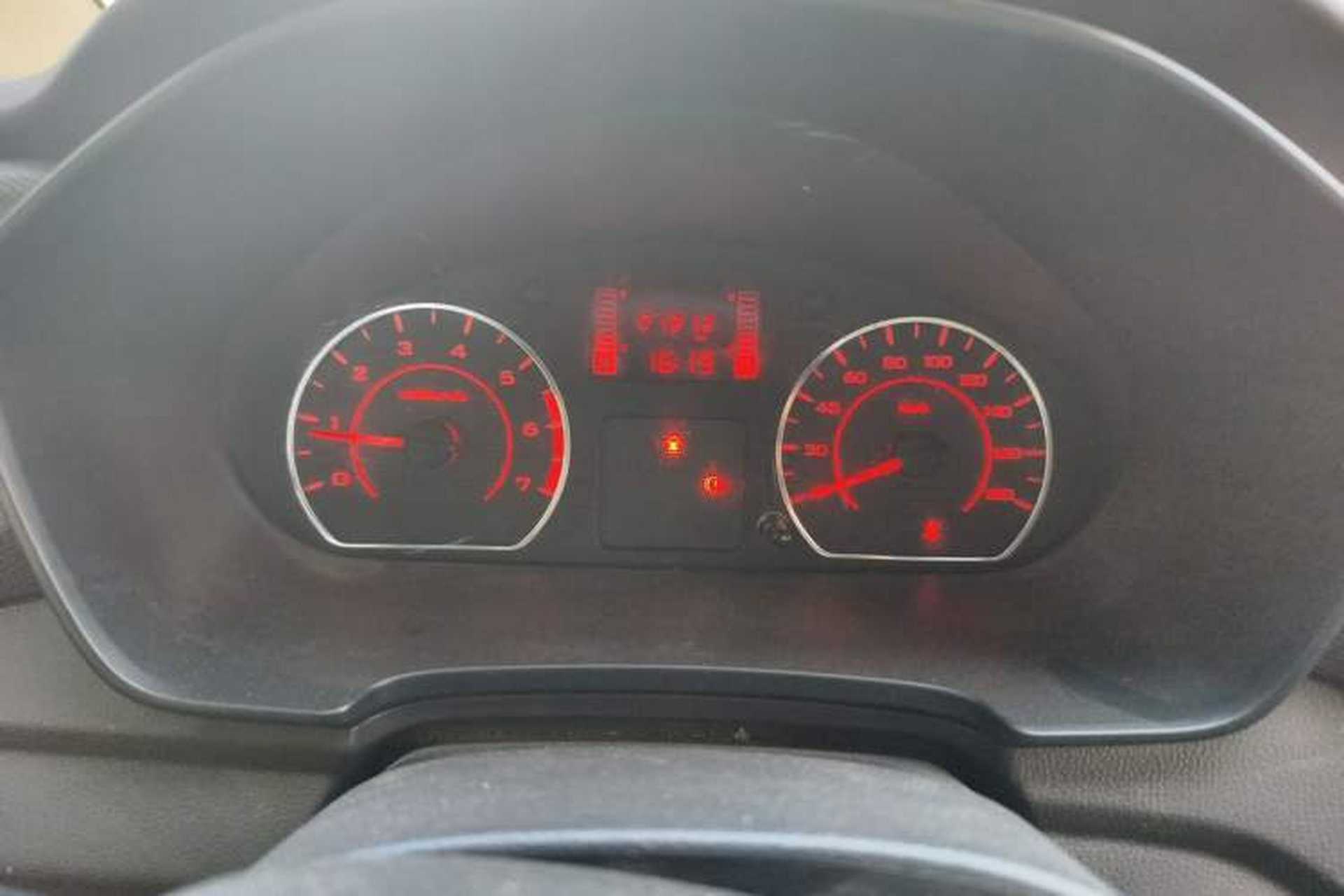 Used Wuling Hongguang V 2022 1.5L Jingqu Edition Enclosed-Window Vehicle with Electric Power Steering LAR Instrument Cluster