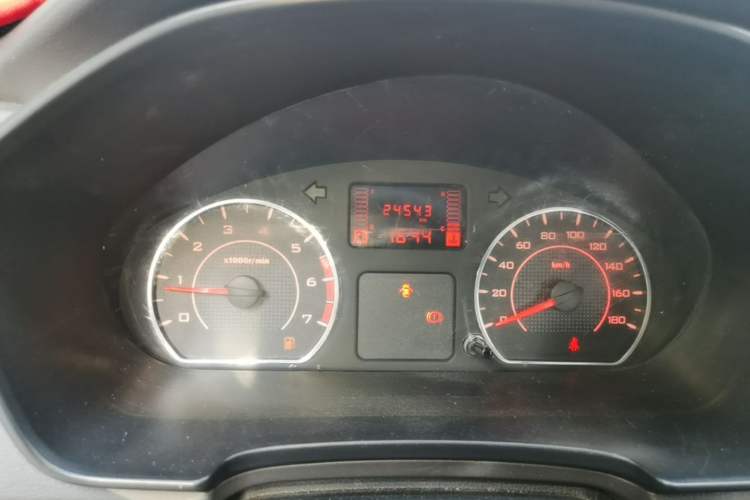 Used Wuling Hongguang V 2022 1.5L Jingqu Version Hydraulic Power Steering LAR Instrument Cluster