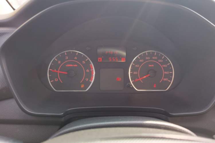 Used Wuling Hongguang V 2022 1.5L Jingqu Edition Enclosed-Window Vehicle with Electric Power Steering LAR Instrument Cluster