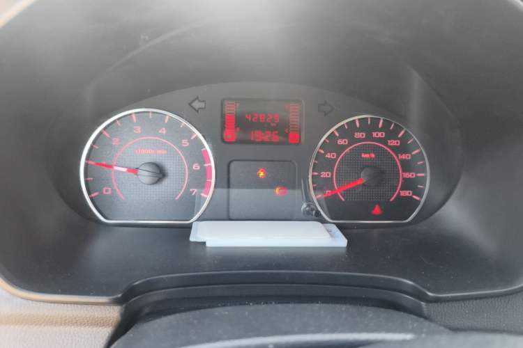 Used Wuling Hongguang V 2022 1.5L Jingqu Version Hydraulic Power Steering LAR Instrument Cluster