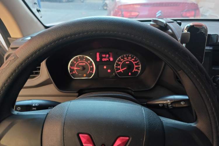 Used Wuling Hongguang V 2022 1.5L Jingqu Edition Electric-Assist LAR Instrument Cluster