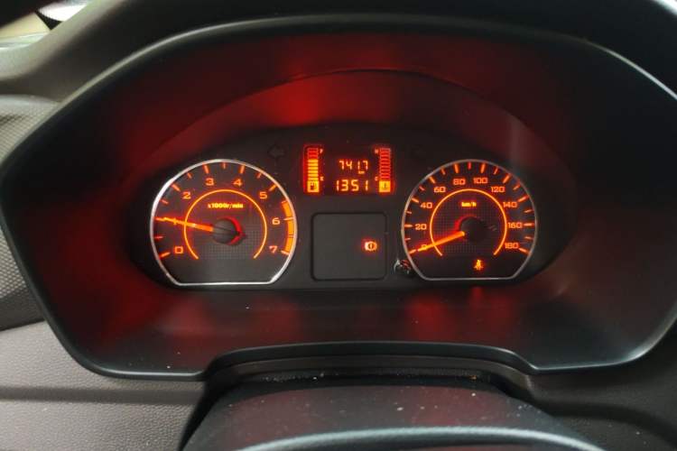 Used Wuling Hongguang V 2022 1.5L Jingqu Version Hydraulic Power Steering LAR Instrument Cluster