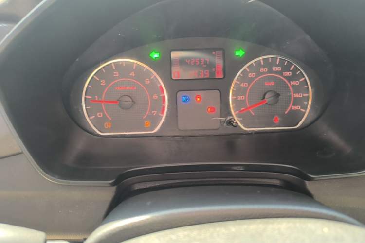 Used Wuling Hongguang V 2022 1.5L Jingqu Version Hydraulic Power Steering LAR Instrument Cluster