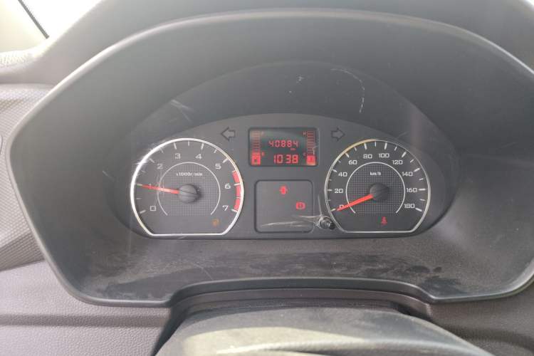 Used Wuling Hongguang V 2022 1.5L Jingqu Edition Enclosed-Window Vehicle with Electric Power Steering LAR Instrument Cluster