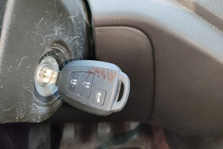 Used Wuling Hongguang V 2022 1.5L Enjoy Edition Electric-Powered LAR Interior 1