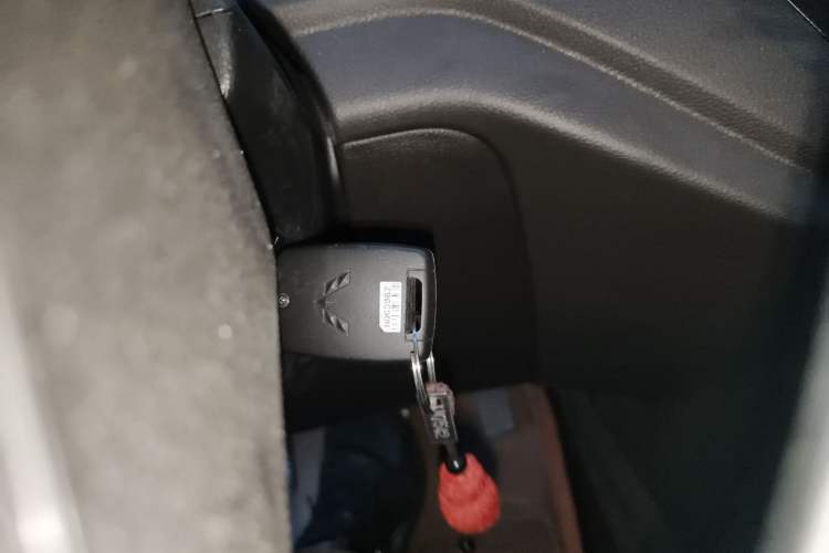 Used Wuling Hongguang V 2022 1.5L Jingqu Edition Electric-Assist LAR Interior 1