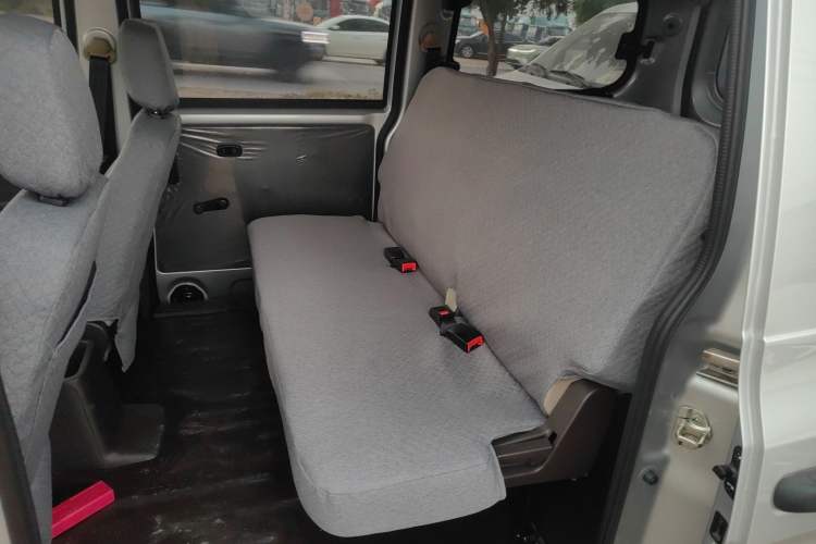 Used Wuling Hongguang V 2022 1.5L Jingqu Edition Electric-Assist LAR Interior 1