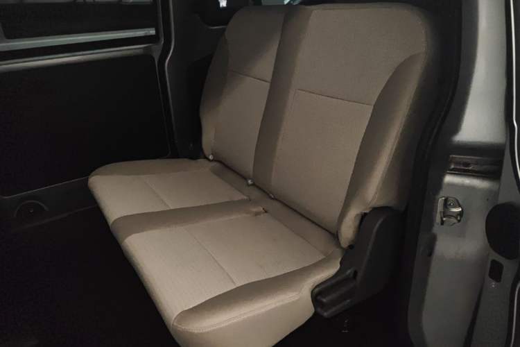 Used Wuling Hongguang V 2022 1.5L Jingqu Edition Electric-Assist LAR Interior 1