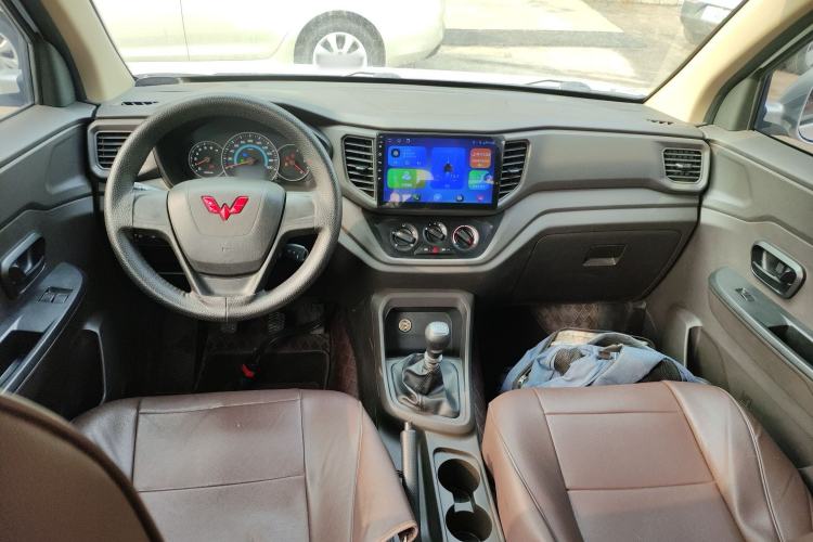 Used Wuling Hongguang V 2022 1.5L Enjoy Edition Electric-Powered LAR Interior 2
