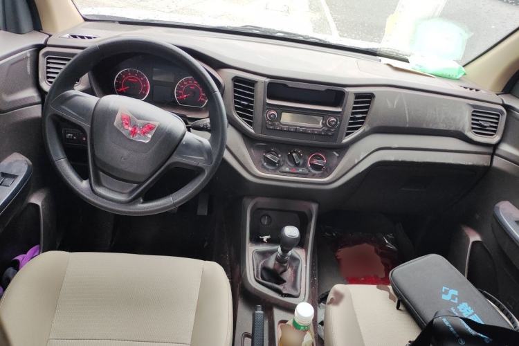 Used Wuling Hongguang V 2022 1.5L Jingqu Edition Electric-Assist LAR Interior 2