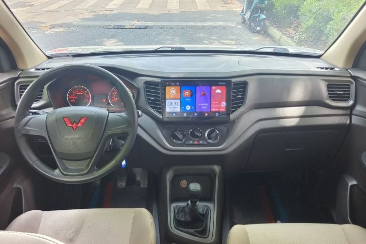 Used Wuling Hongguang V 2022 1.5L Jingqu Edition Electric-Assist LAR Interior 2