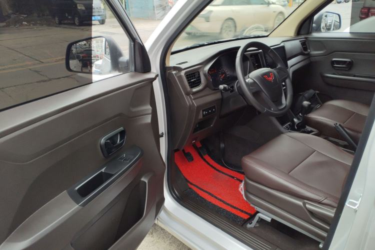 Used Wuling Hongguang V 2022 1.5L Jingqu Edition Electric-Assist LAR Interior 3