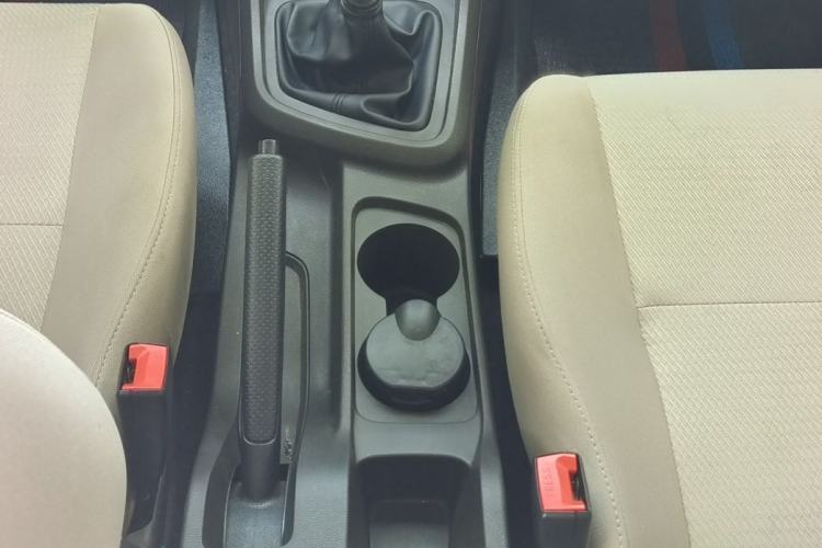 Used Wuling Hongguang V 2022 1.5L Jingqu Edition Electric-Assist LAR Interior 3