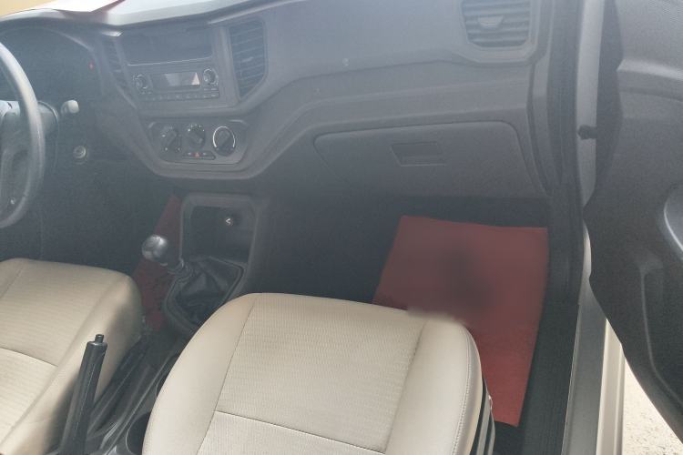 Used Wuling Hongguang V 2022 1.5L Jingqu Version Hydraulic Power Steering LAR Interior 3