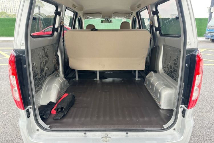 Used Wuling Hongguang V 2022 1.5L Jingqu Edition Electric-Assist LAR Interior 4