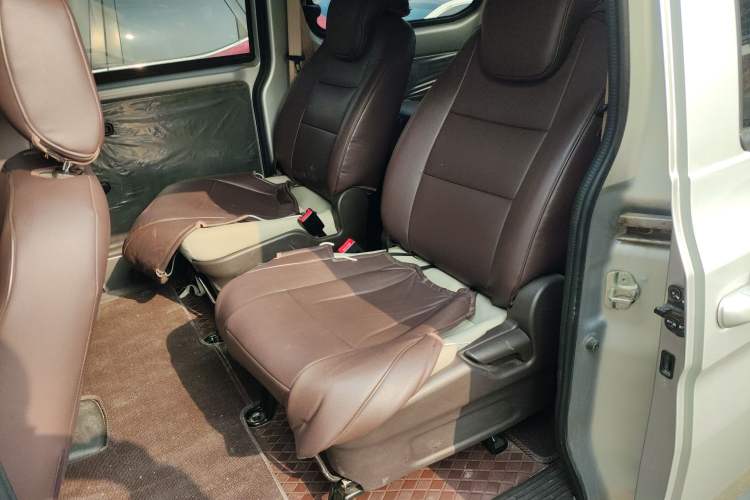 Used Wuling Hongguang V 2022 1.5L Enjoy Edition Electric-Powered LAR Interior 4