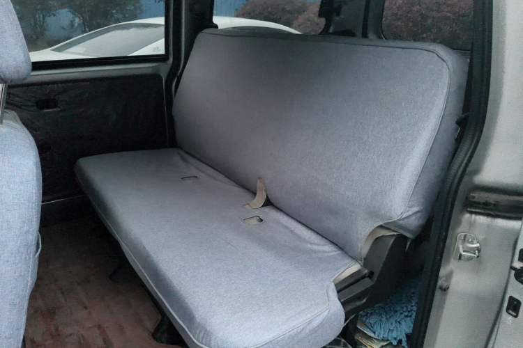 Used Wuling Hongguang V 2022 1.5L Jingqu Edition Electric-Assist LAR Interior 4