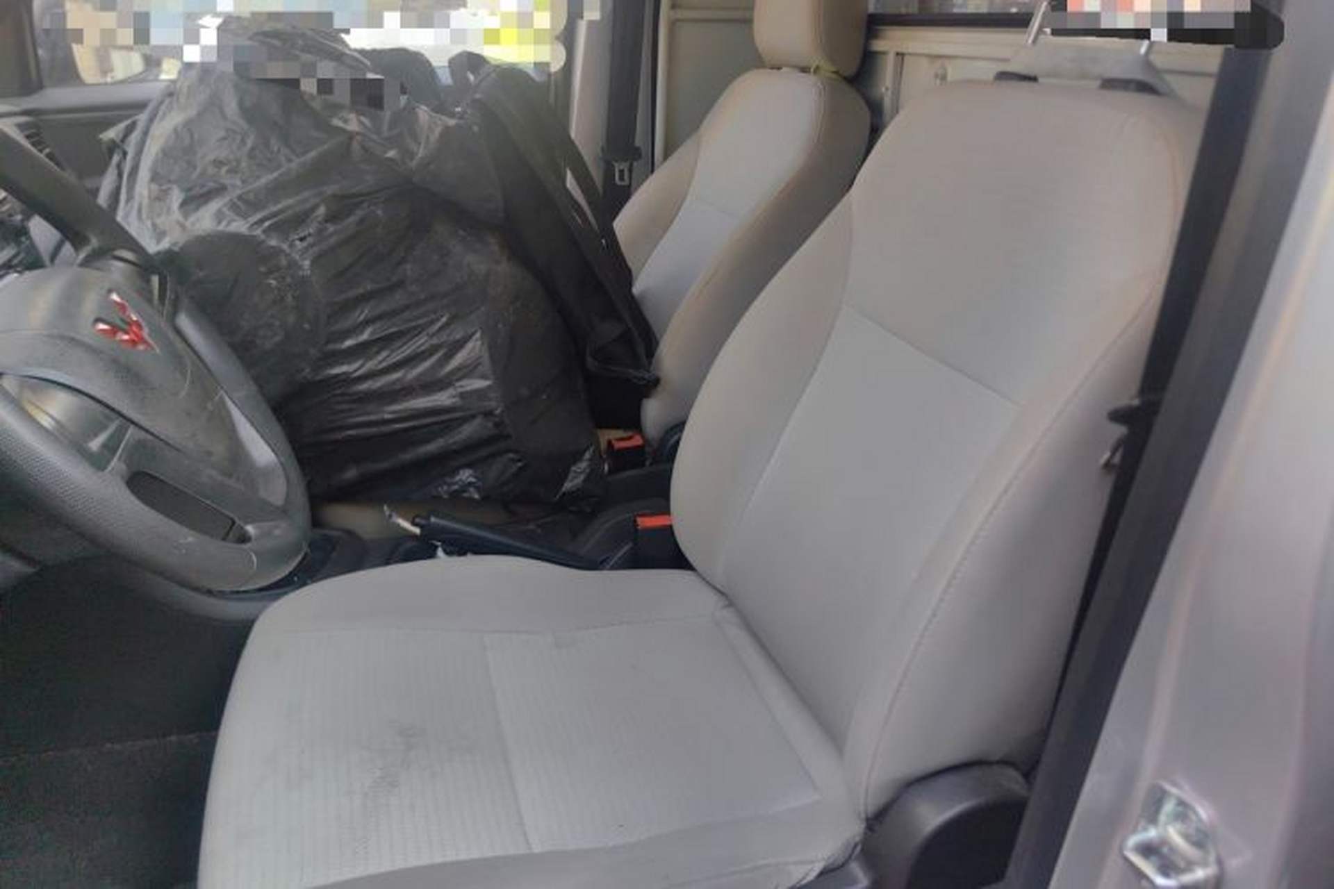 Used Wuling Hongguang V 2022 1.5L Jingqu Edition Enclosed-Window Vehicle with Electric Power Steering LAR Interior 4