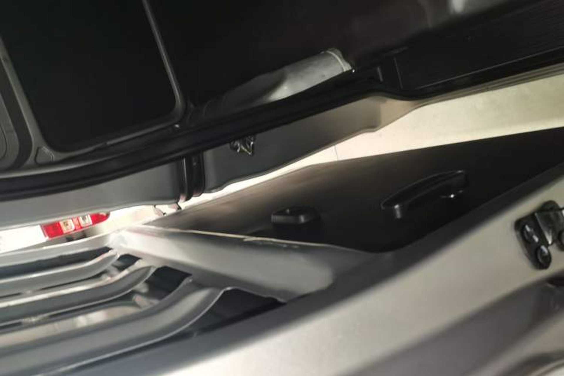 Used Wuling Hongguang V 2022 1.5L Jingqu Edition Enclosed-Window Vehicle with Hydraulic Power Steering LAR Interior 6