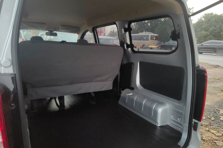 Used Wuling Hongguang V 2022 1.5L Jingqu Edition Electric-Assist LAR Interior 6