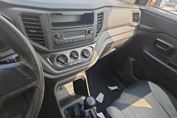 Used Wuling Hongguang V 2022 1.5L Jingqu Edition Electric-Assist LAR Interior 7
