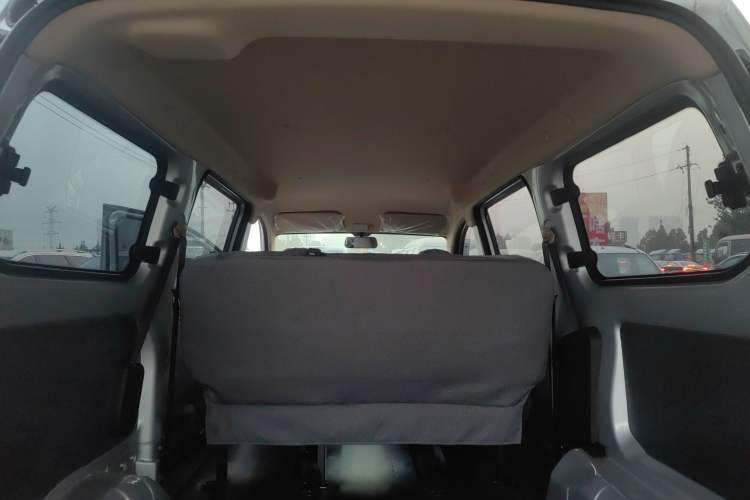 Used Wuling Hongguang V 2022 1.5L Jingqu Edition Electric-Assist LAR Interior 7