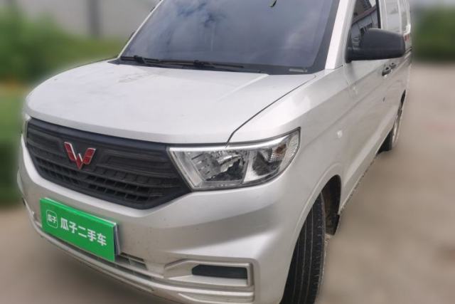 Used Wuling Hongguang V 2022 1.5L Jingqu Edition Enclosed-Window Vehicle with Hydraulic Power Steering LAR